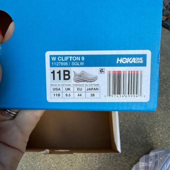 hoka clifton 9 size 11 NIB - Picture 4 of 8